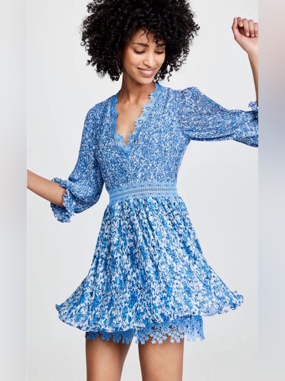 Alice + Olivia Jonna Pleated Floral Mini Dress Size 0 Blue Lace Trim